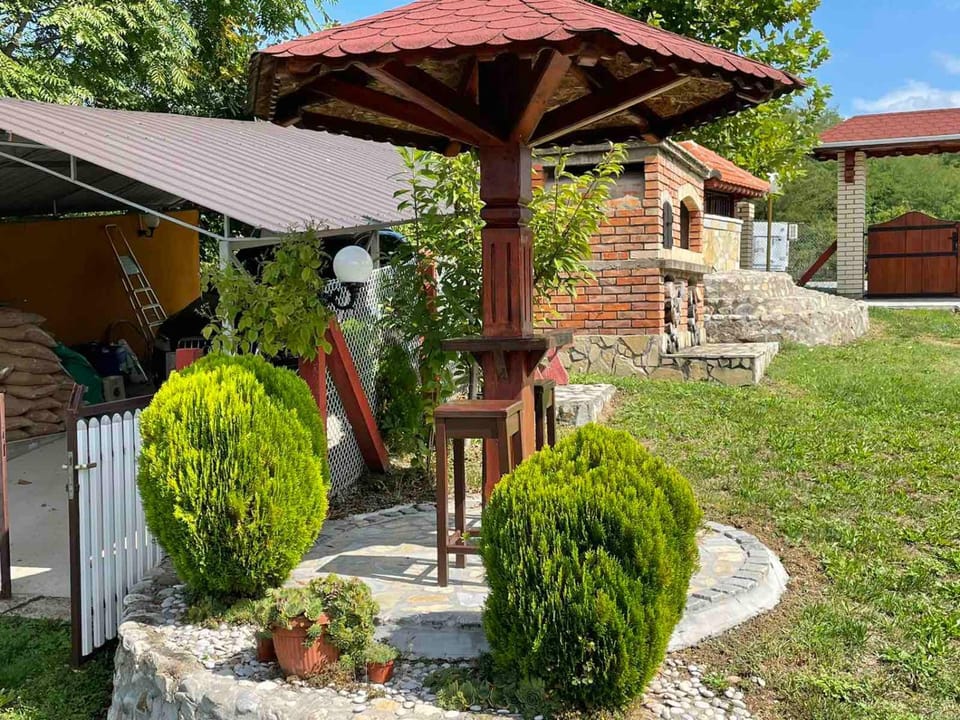 Domacinstvo Ilici ,Gunjaci Apartment in Serbia