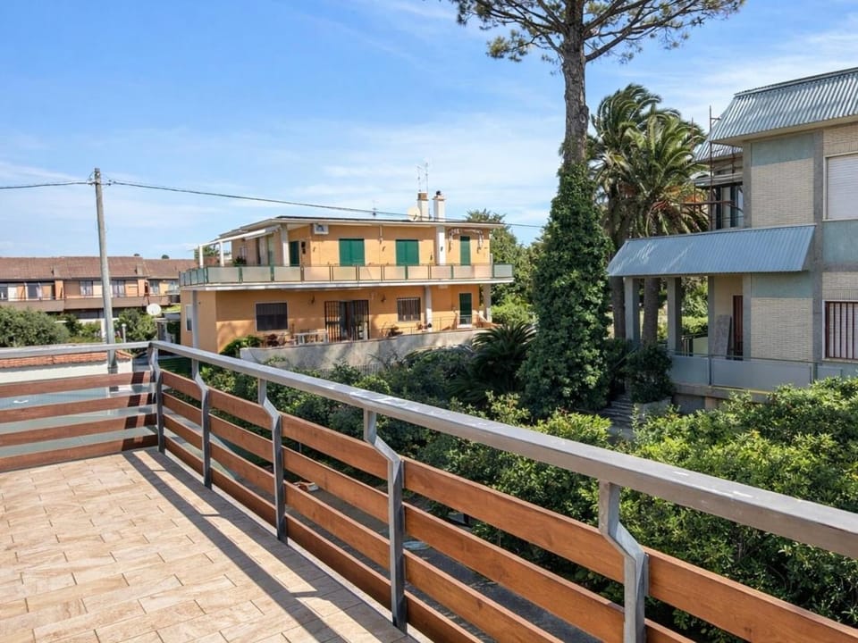 Thalassa Holiday Home with Terrace near the Sea - Anzio Vacation rental in Anzio