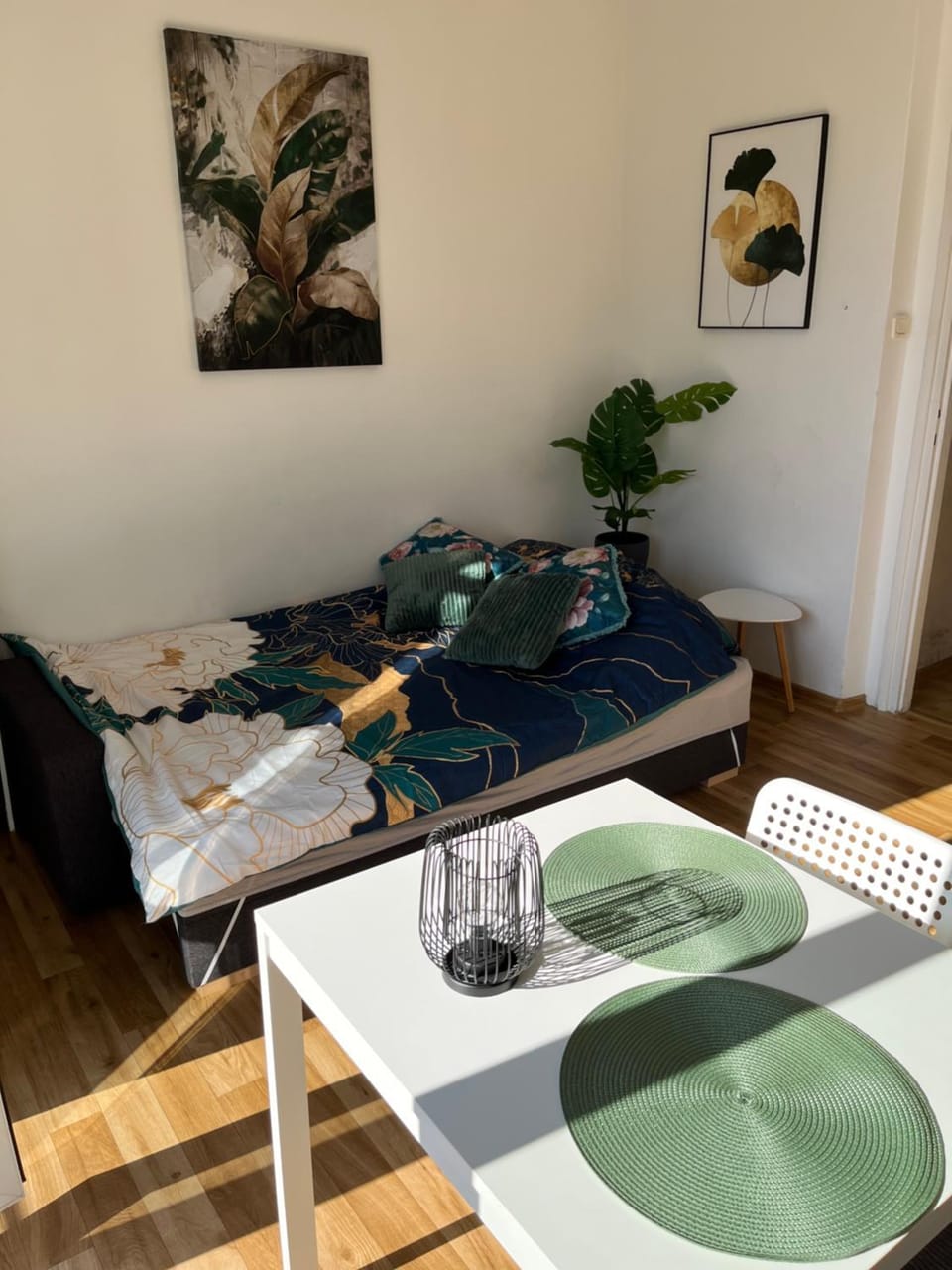 Słoneczny apartament na Żoliborzu dla 2 osób przy Arkadii Apartment in Warsaw