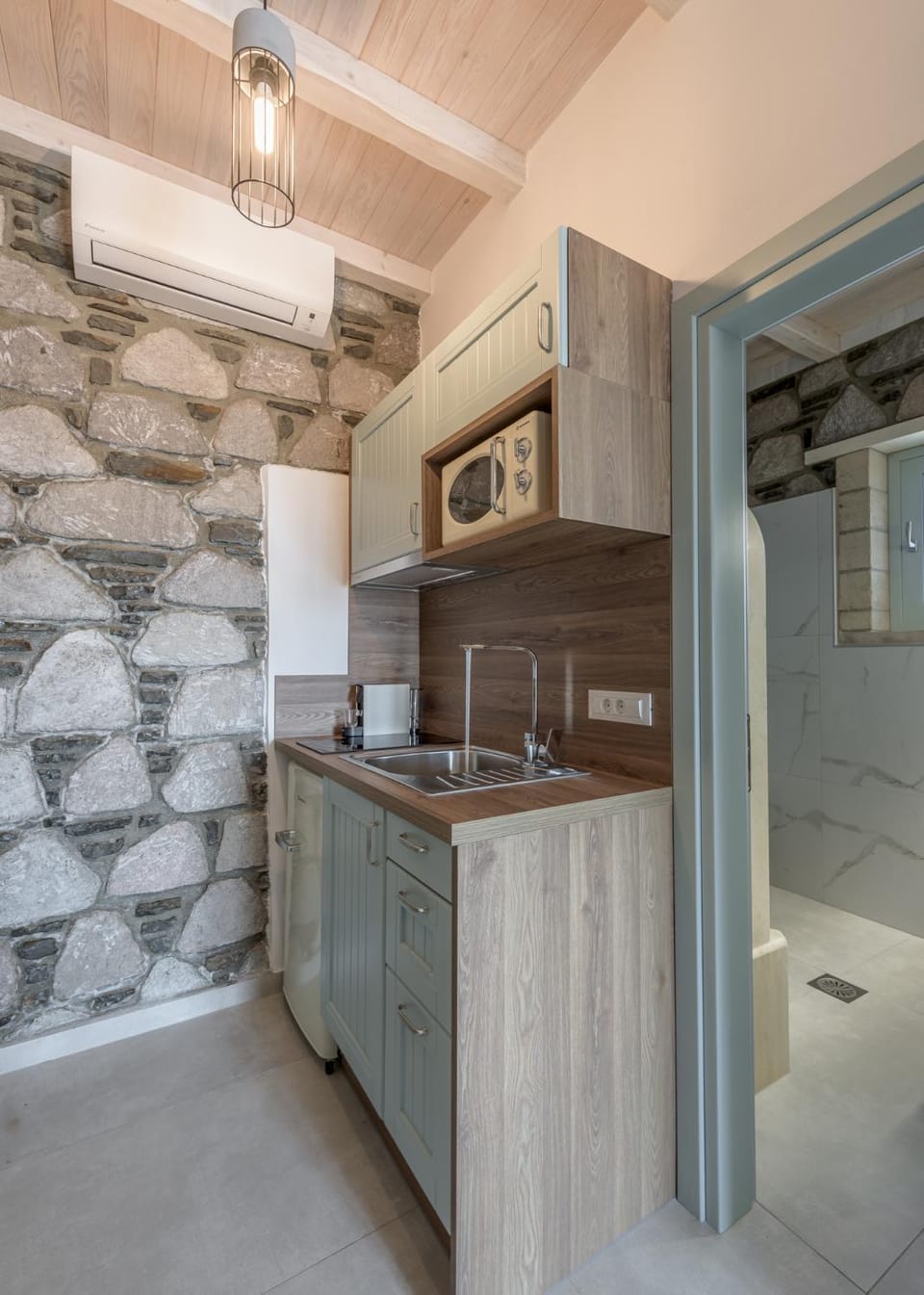 Thea Sunset Suites Apartment in Milos