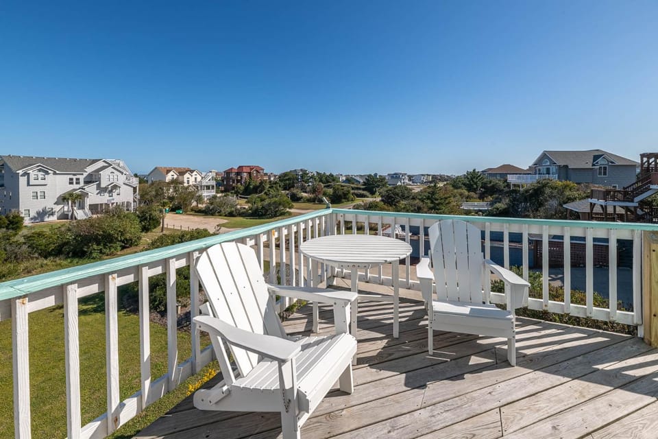 Summer Dream - Corolla, Whalehead, 300 Yds to Beach, Ocean View, Foosball, Pool, Hot Tub, Pets OK House in Corolla