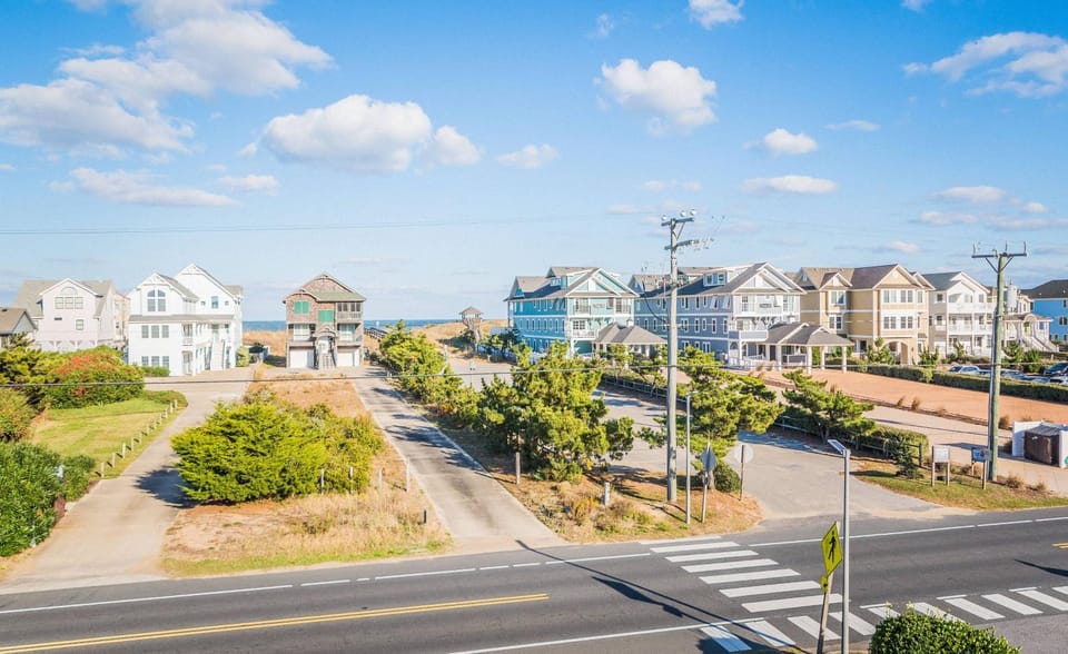 Blue Angel - KDH MP 7, 30 Yds to Beach Access, Ocean View, Pool, Hot Tub, Pets OK, Flex Stays House in Kill Devil Hills