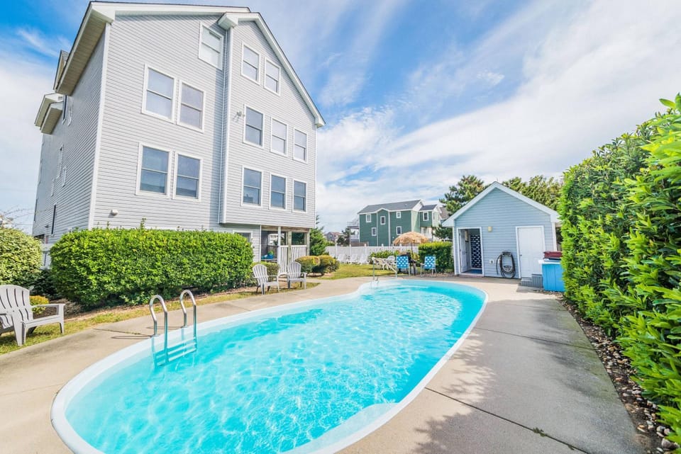Blue Angel - KDH MP 7, 30 Yds to Beach Access, Ocean View, Pool, Hot Tub, Pets OK, Flex Stays House in Kill Devil Hills