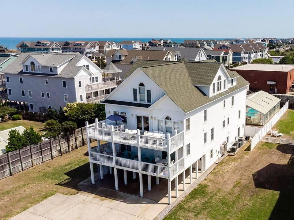 Glad Tidings - KDH MP 7.5, 320 Yds to Beach, Elevator, Indoor Pool, Hot Tub, Pets OK, Flex Stays House in Kill Devil Hills