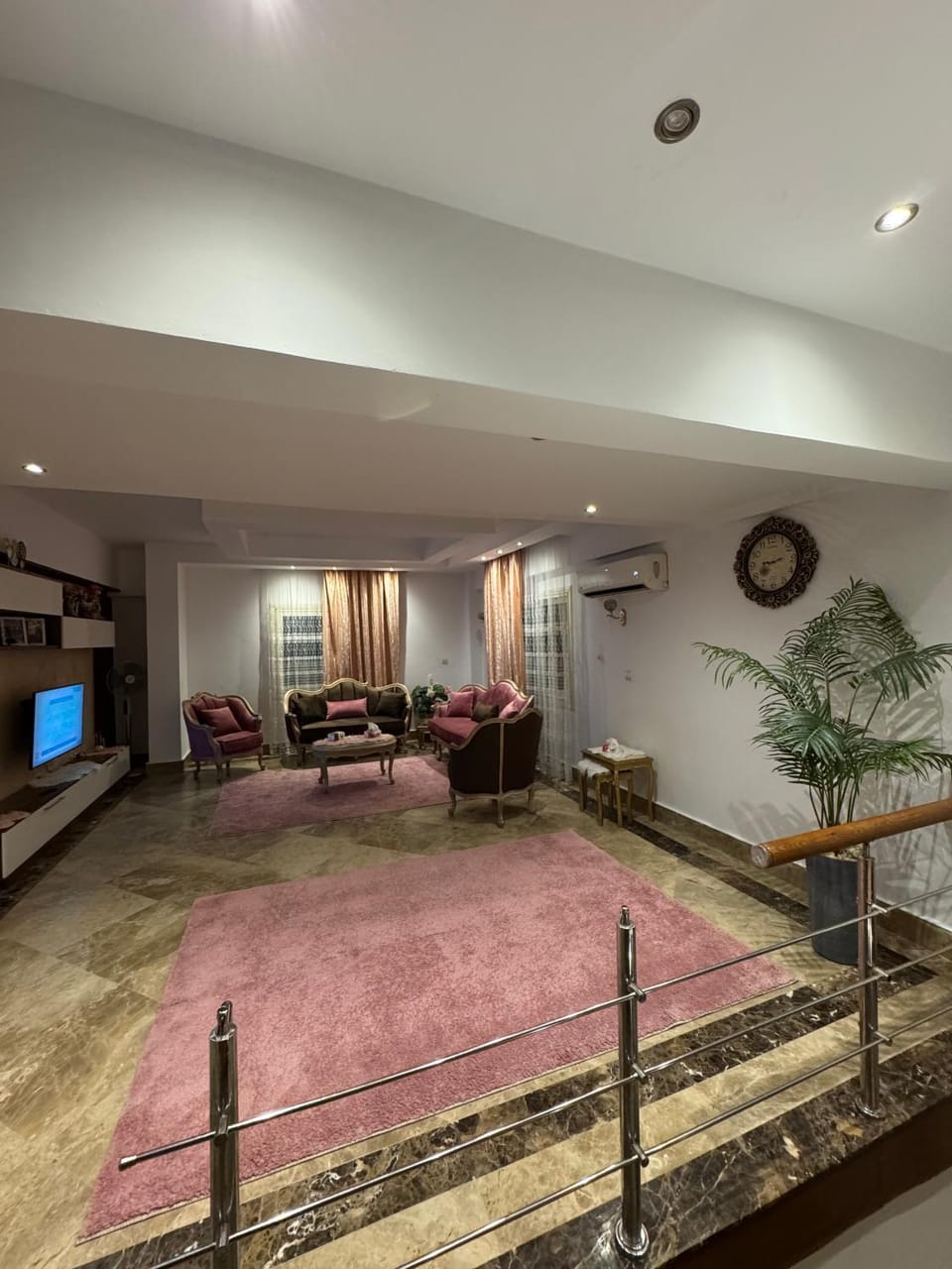 TV and multimedia, Photo of the whole room, Seating area