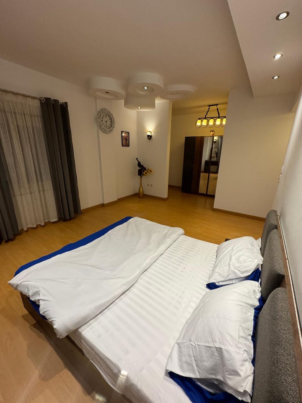 Bed, Photo of the whole room, Bedroom, towels, air conditioner