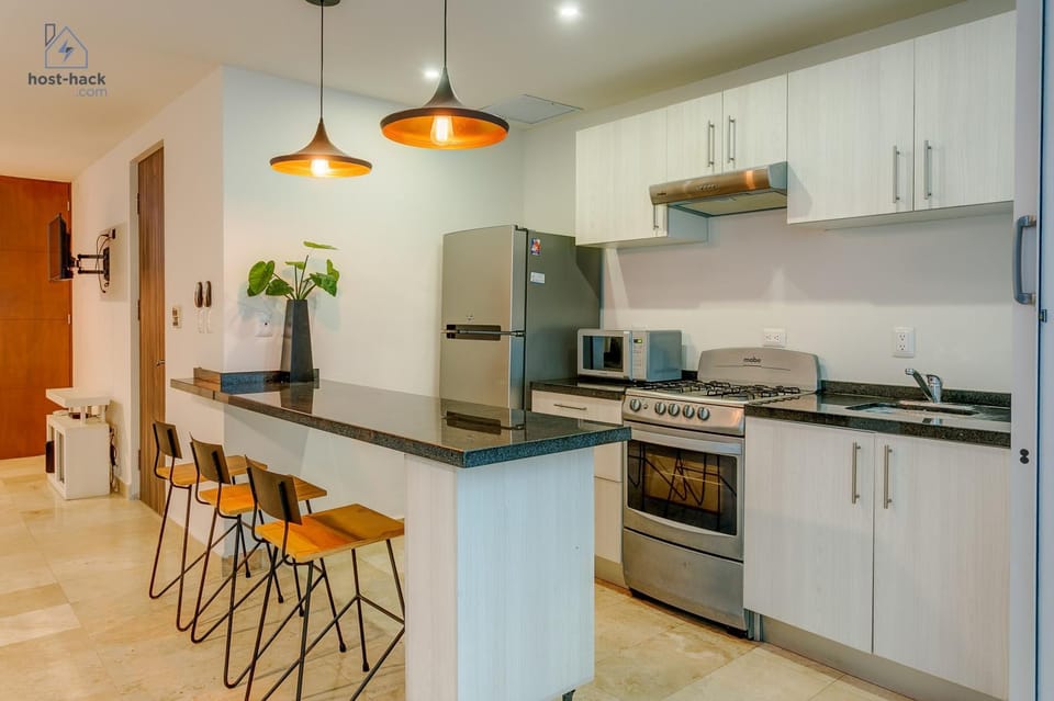 Kitchen or kitchenette, Dining area, minibar, pet friendly, stove