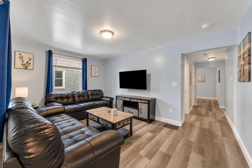 Shortstop Apt 1 All Star Baseball Rentals Apartment in Oneonta