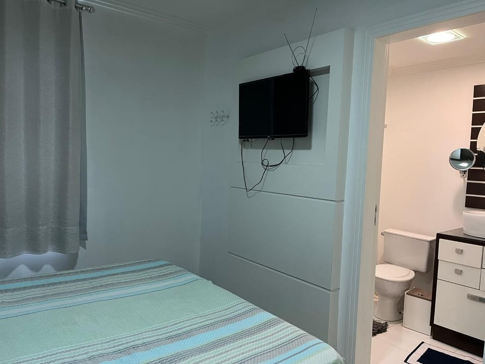 Bathroom, TV and multimedia, Bedroom