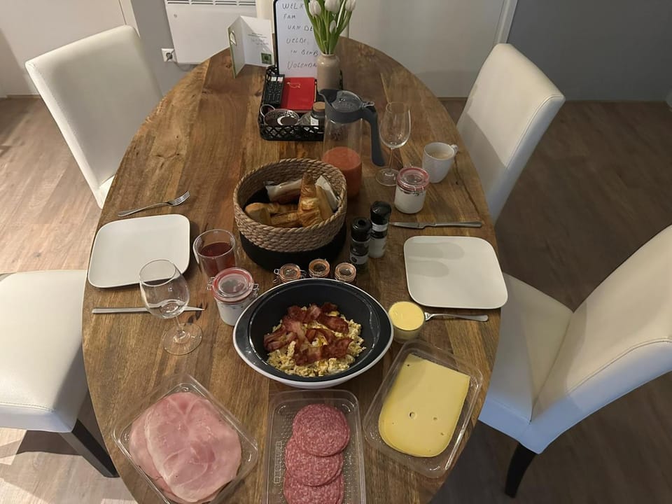 Breakfast, Breakfast