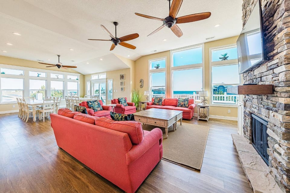 Beach Hive - Corolla, Whalehead, 75 Yds to Beach, Ocean View, Pool, Cabana, Hot Tub, Arcade House in Corolla