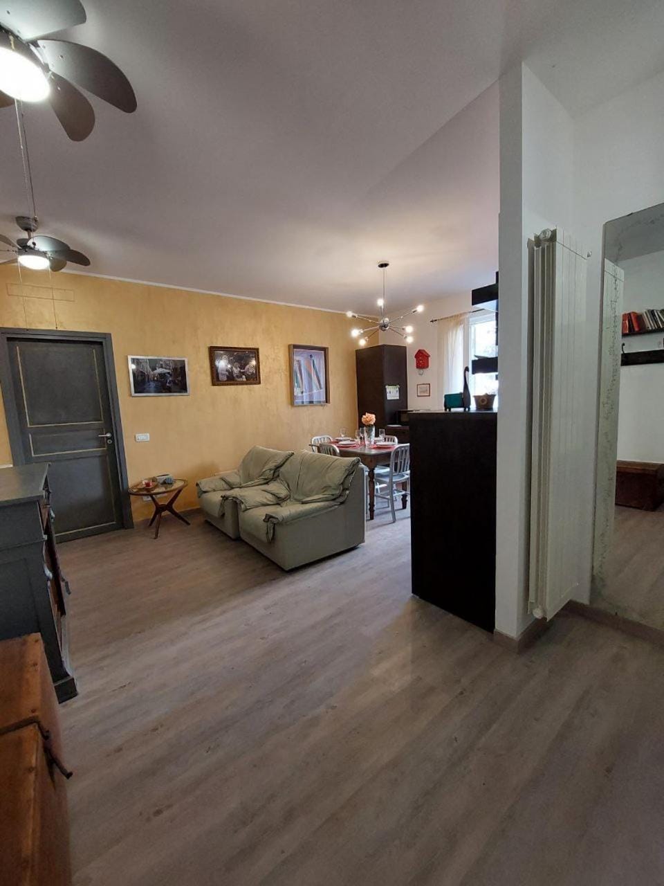 TV and multimedia, Living room, Seating area