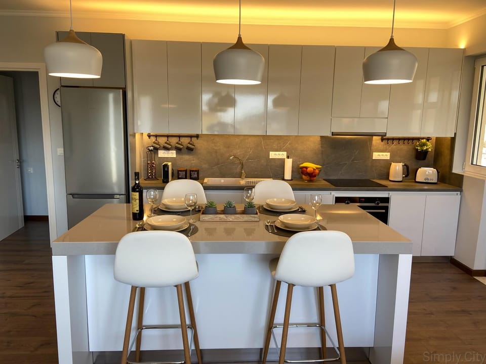 Kitchen or kitchenette, Dining area, pet friendly, stove