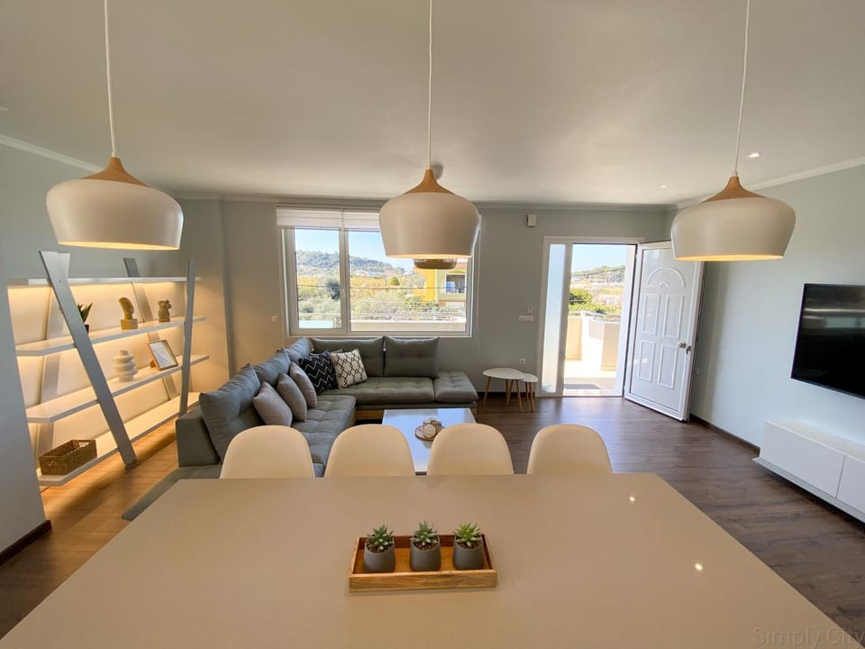 TV and multimedia, Living room, Seating area, Dining area