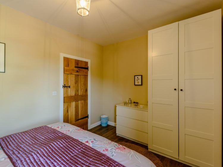 Bed, Bedroom, wardrobe