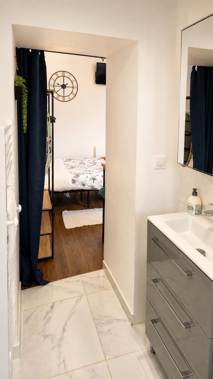 Shower, Bathroom