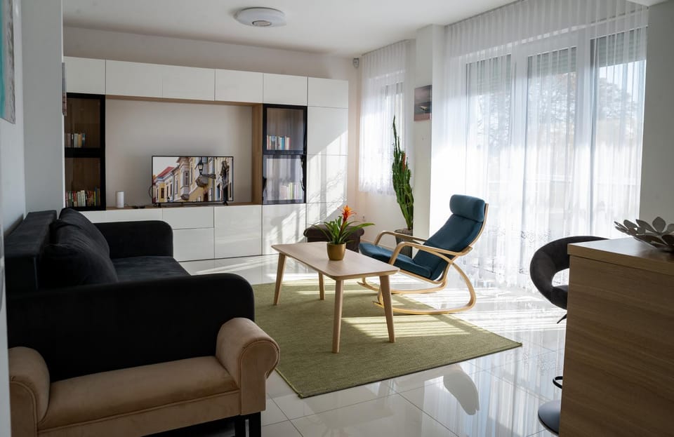 Sunshine Apartman with Free Parking Apartment in Hungary