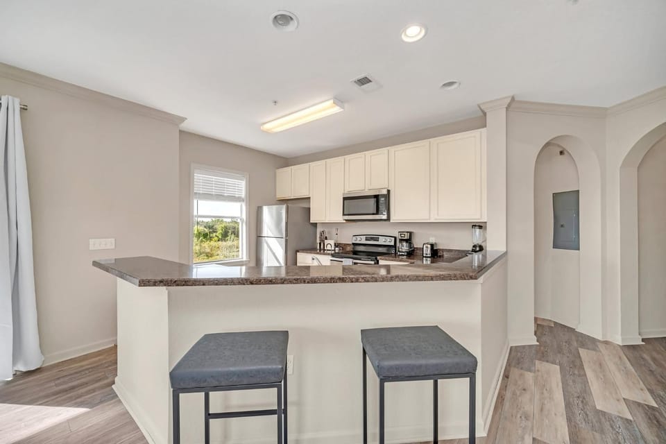 Kitchen or kitchenette, dishwasher, pet friendly, stove, toaster