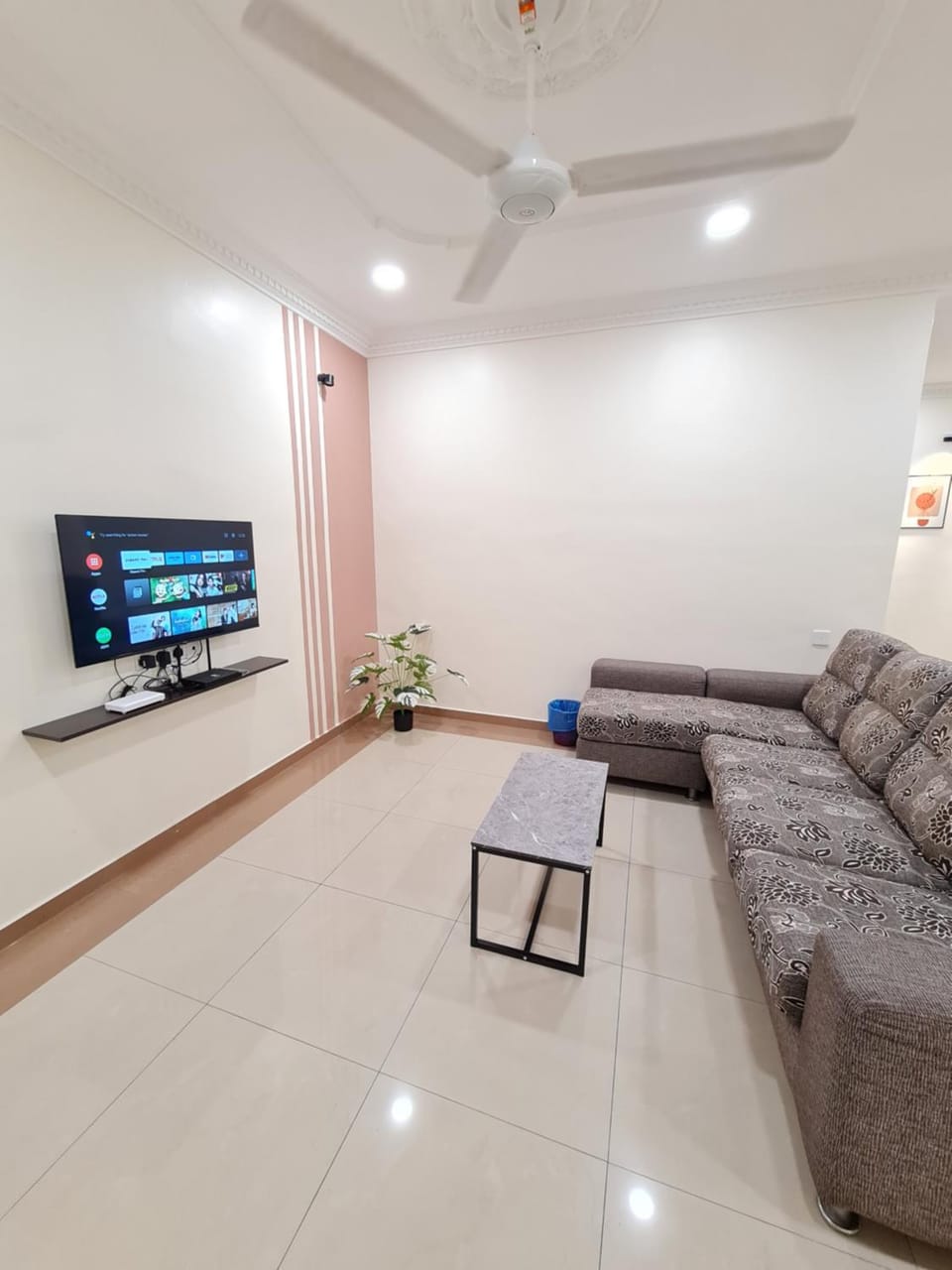 TV and multimedia, Living room, Seating area, fireplace