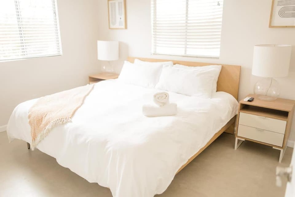 Cheerful 2bedroom home with hot tub and cowboy pool in Joshua Tree House in Southern California