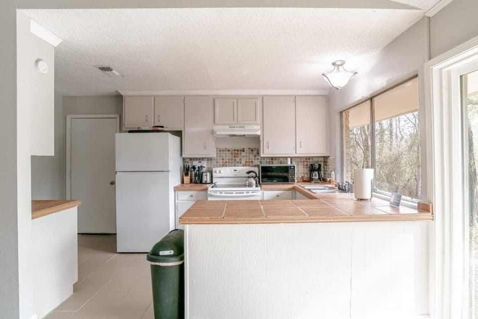 Parkhill Place- Mins from University of South AL House in Mobile