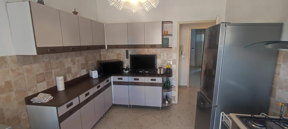 Kitchen or kitchenette, dishwasher, oven, pet friendly, stove