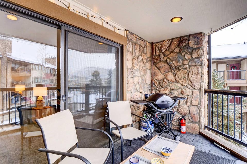 Walk to Ski Resort: Breckenridge Condo w/ Hot Tub! House in Breckenridge