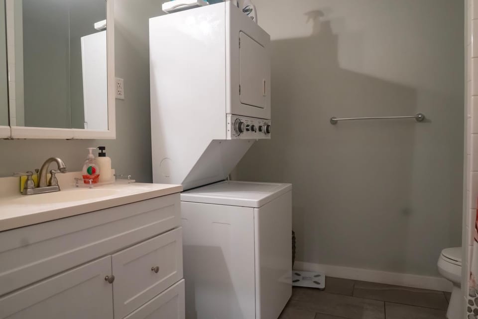 Centrally-Located Studio in DWTN Richmond Apartment in Church Hill