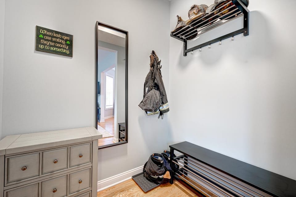 Avondale Condo Near Classic Bars, Eateries, and More! condo Apartment in Chicago