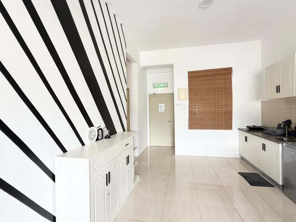 Hillview Cube w/Rooftop Pool Apartment in Kedah