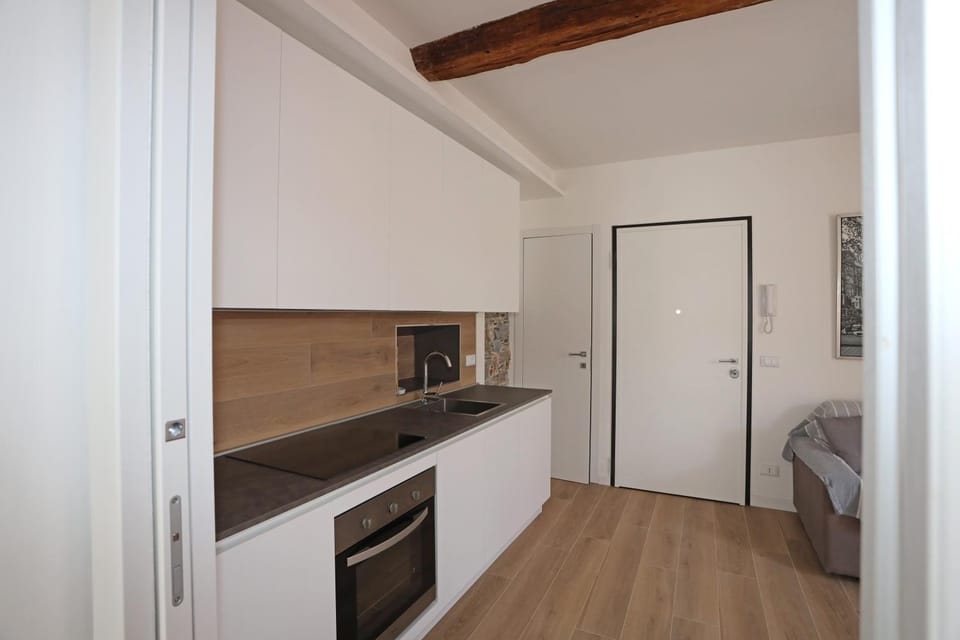 Kitchen or kitchenette, pet friendly, stove