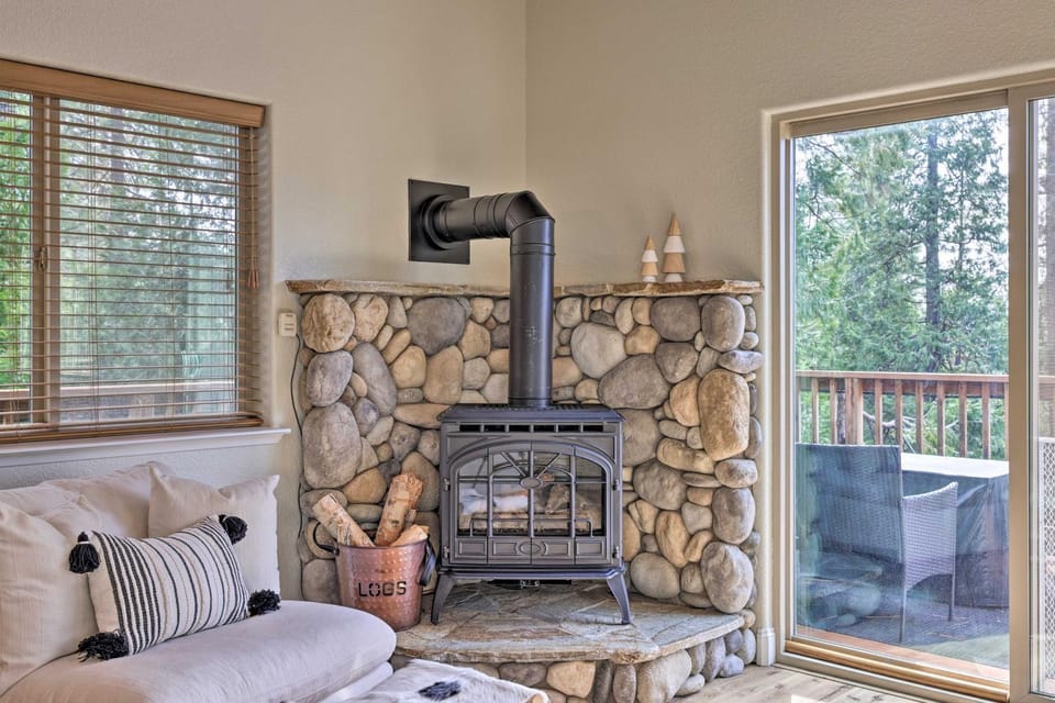 Near Hiking and Wineries Arnold Cabin with Deck! Cabin in Arnold