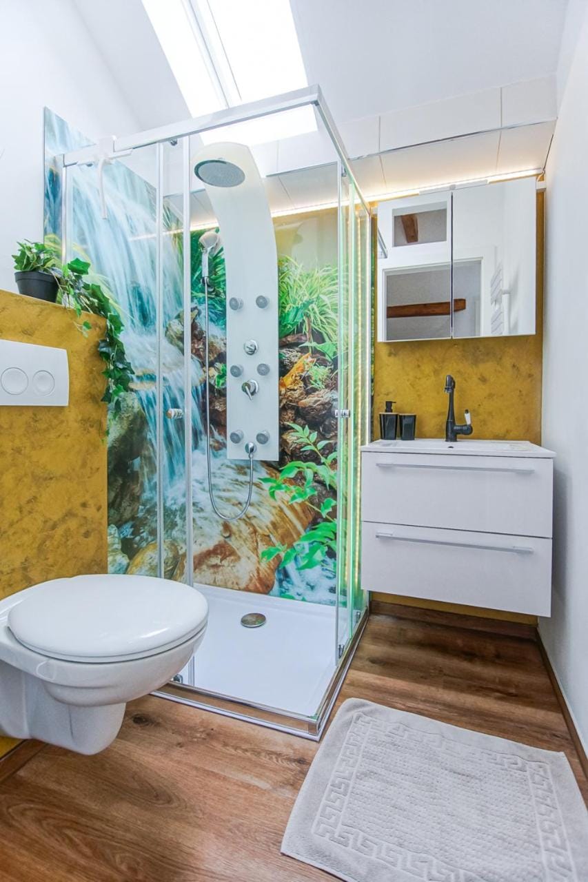 Shower, Bathroom, towels