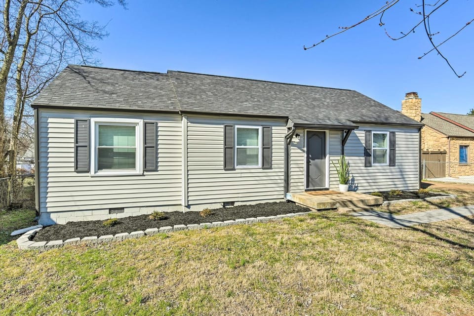 ~ 7 Mi to Downtown! Nashville Home Rental House in Nashville