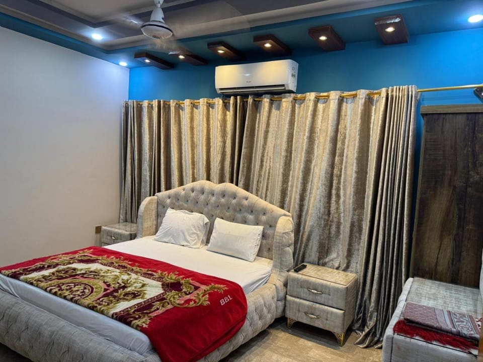 Sk Travellers Inn Bed and Breakfast in Karachi