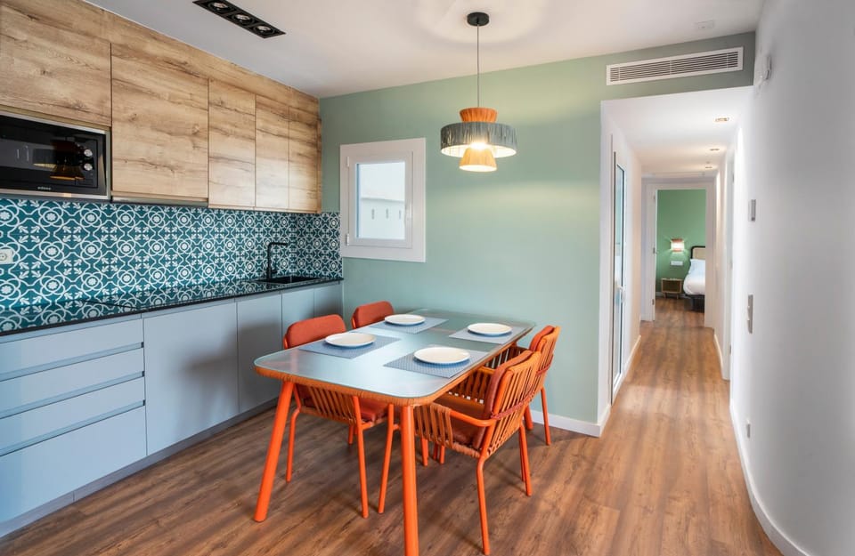 minibar, kitchen