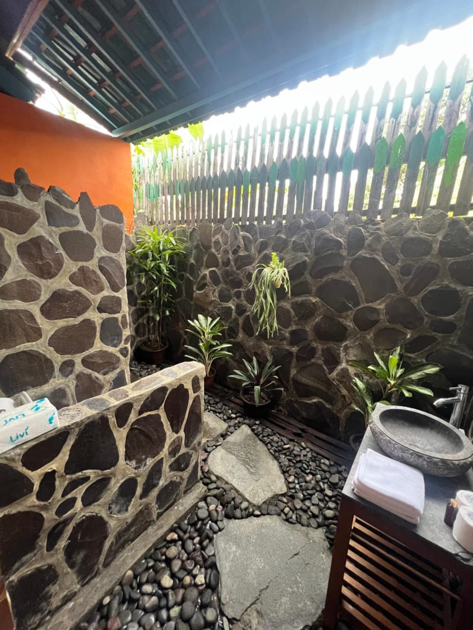 Day, Bathroom