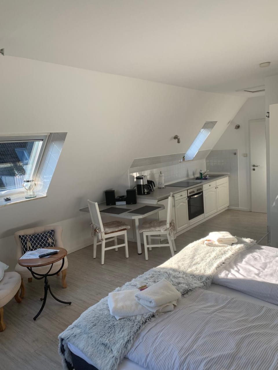 Kitchen or kitchenette, Living room