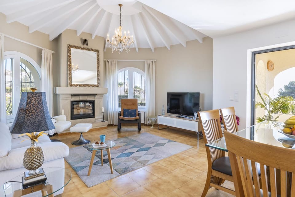 Communal lounge/ TV room, Living room