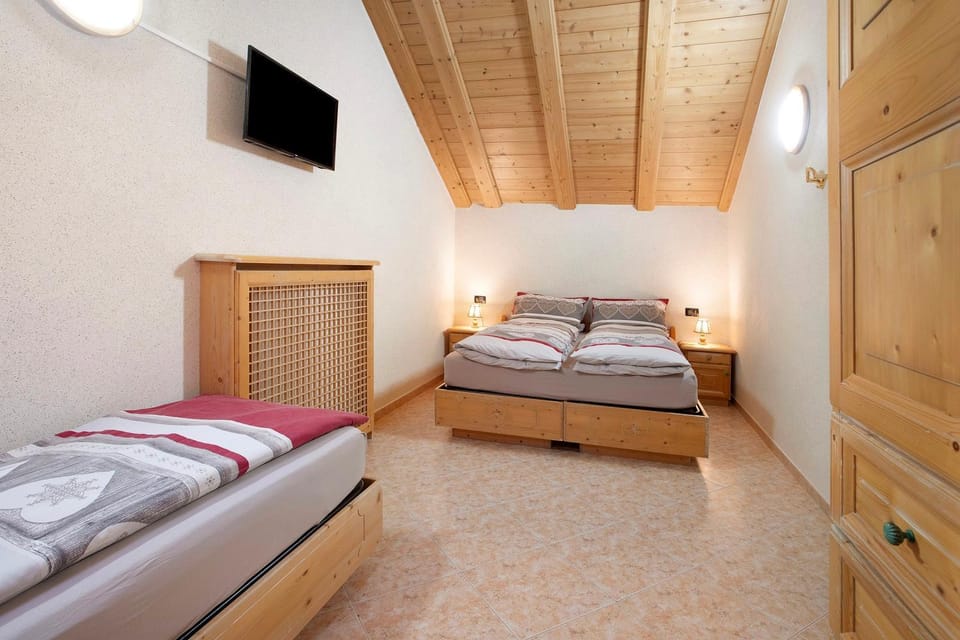 Property building, Living room, Bedroom
