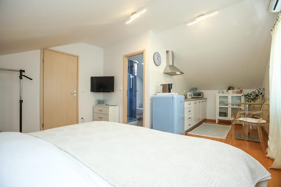 Z&A Studio apartment with parking Apartment in Zadar County