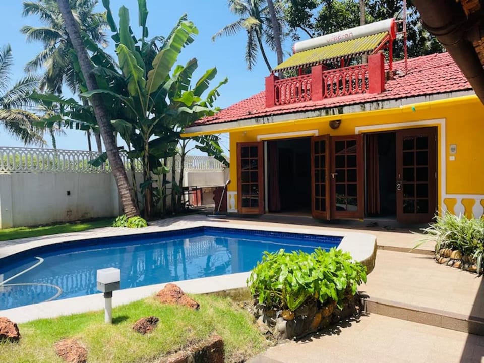 Pool view, Swimming pool