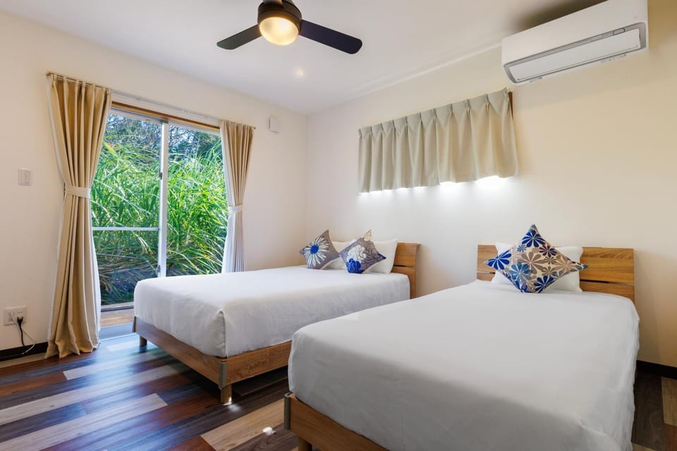 Bed, Photo of the whole room, air conditioner
