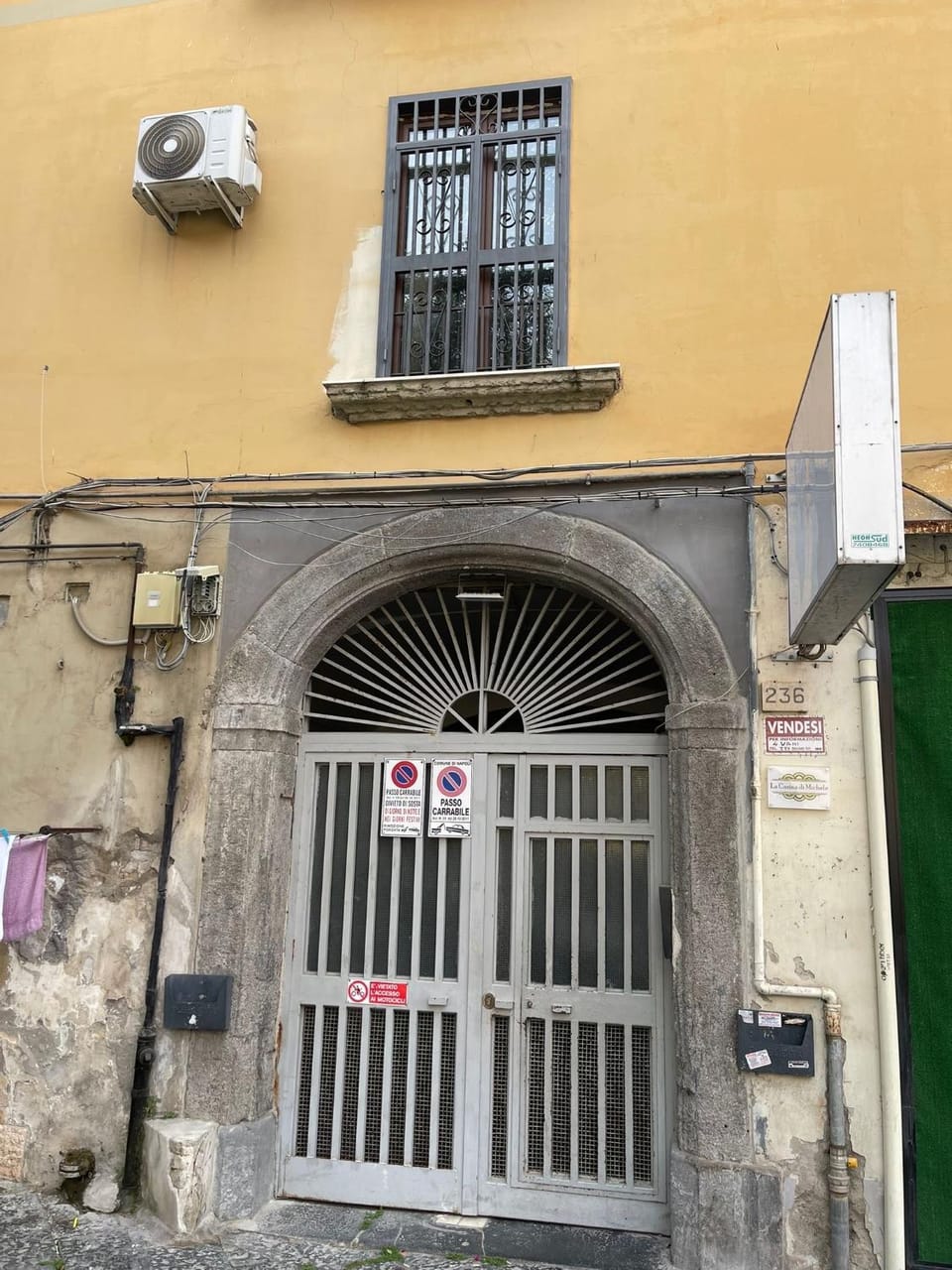 Property building, Logo/Certificate/Sign, Location