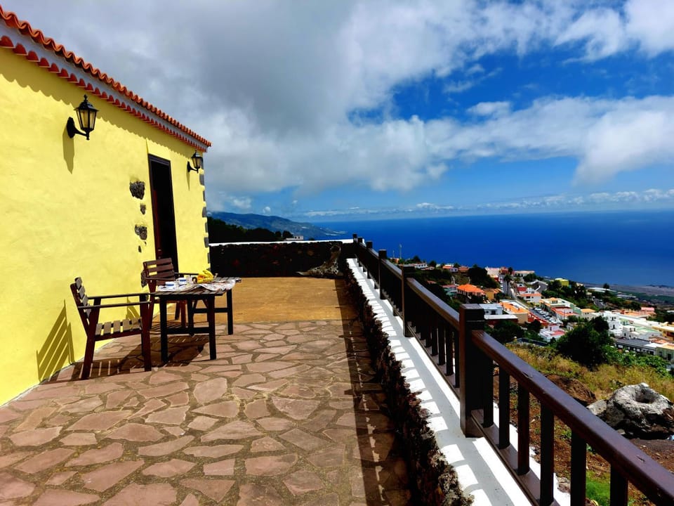Property building, View (from property/room), Balcony/Terrace, Sea view