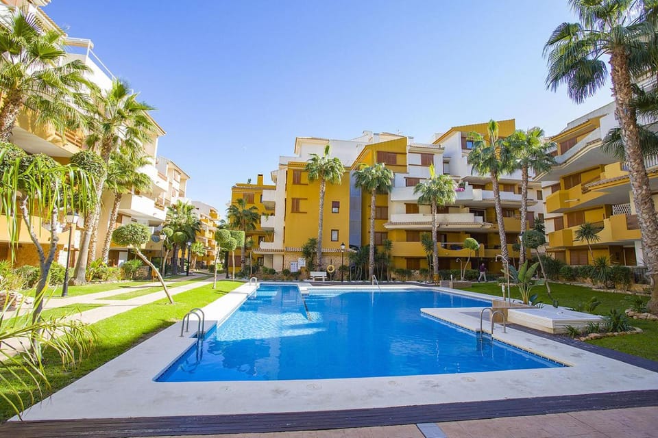 Property building, Garden, Swimming pool
