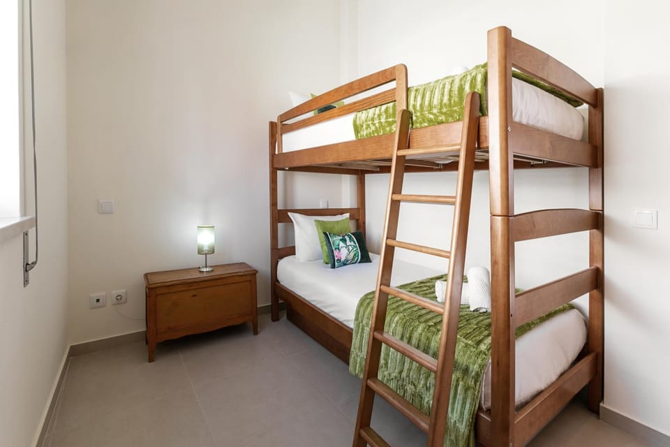 Bed, Photo of the whole room, Bedroom, bunk bed
