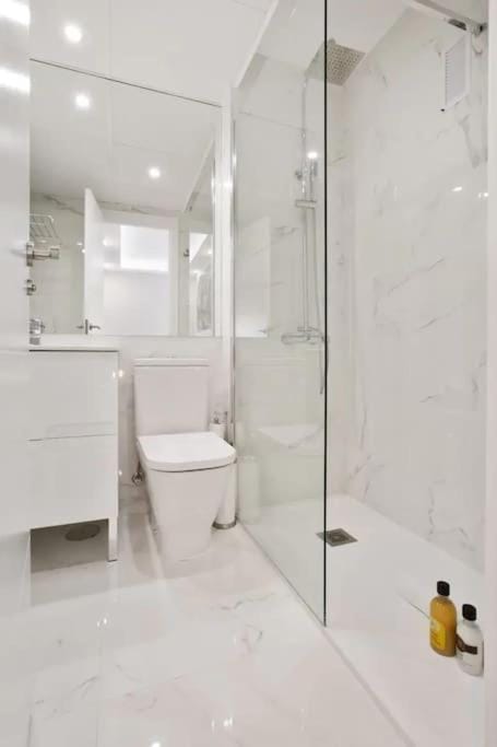 Gran Via by RegalateMadrid Apartment in Centro