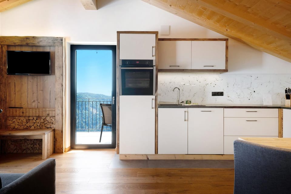 Property building, Kitchen or kitchenette, Living room