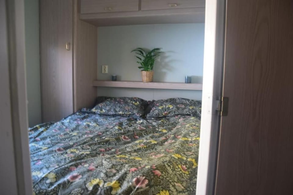 Te Huur: leuke 4-persoons Stacaravan op top locatie! Chalet in Hoenderloo